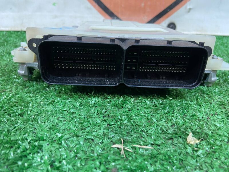 LR135174 Engine control unit Range Rover Evoque New L551 (2019-) used cost  € in stock 1 pcs.