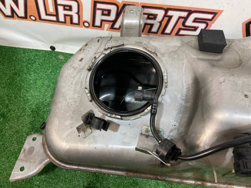 LR135216 Used fuel tank 1.5 Range Rover Evoque New L551 (2019-) cost 300 € in stock 1 pcs.