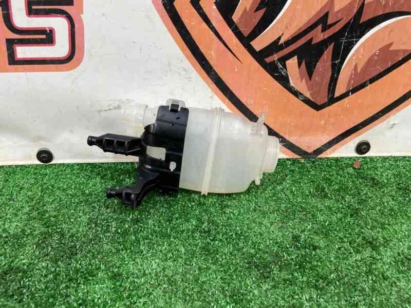 LR135267 Battery expansion tank Range Rover Evoque New L551 (2019-) used cost 45 € in stock 2 pcs.