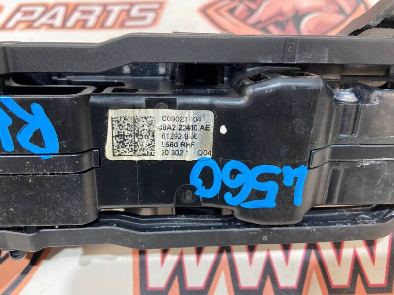 LR135300 The door handle is front right Range Rover Velar L560 (2018-) used - Image 12