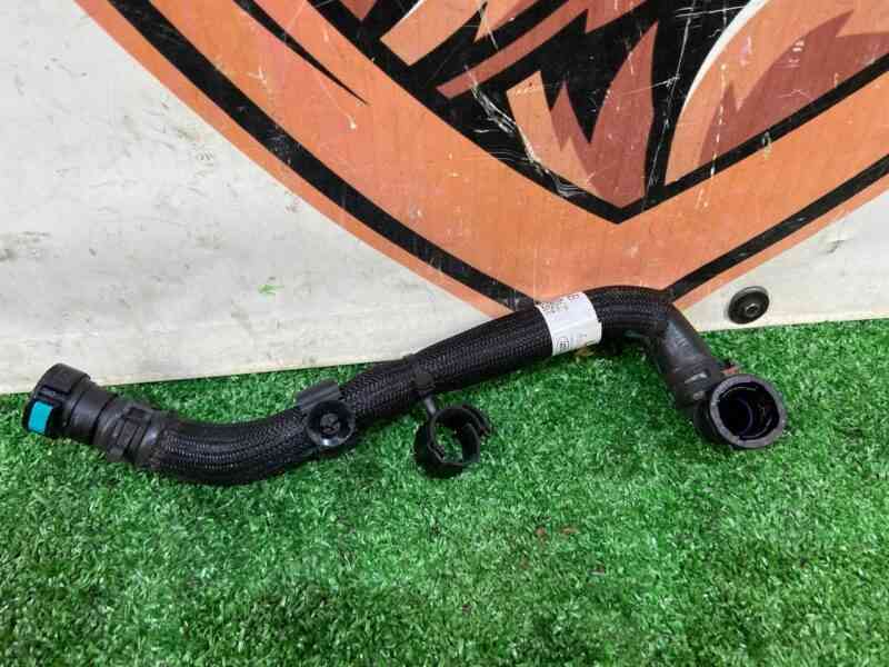 LR135310 Cooling system pipe separator Range Rover Evoque New L551 (2019-) Used cost  € in stock 1 pcs.