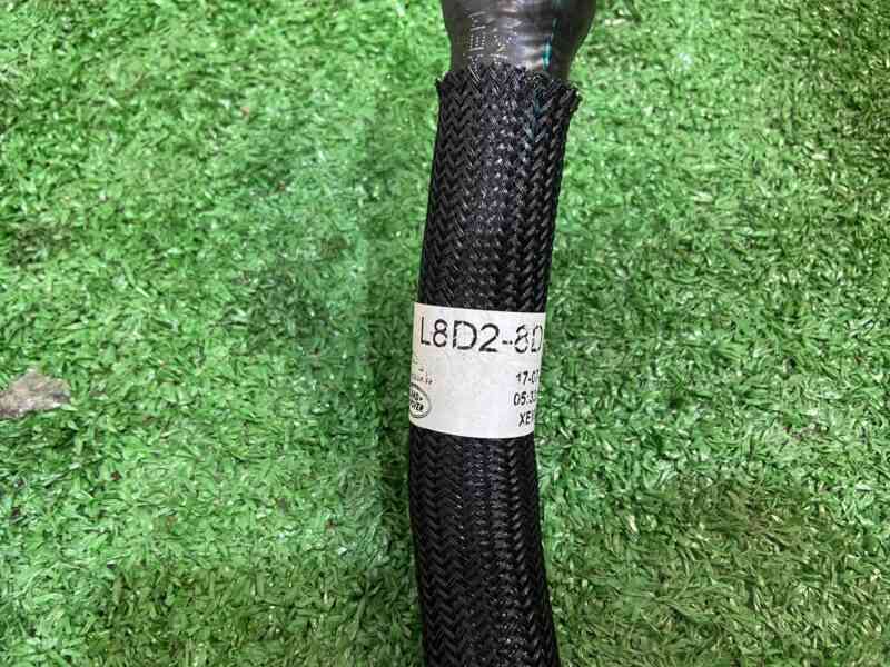 LR135337 Cooling system pipe right Range Rover Evoque New L551 (2019-) used cost 50 € in stock 2 pcs.