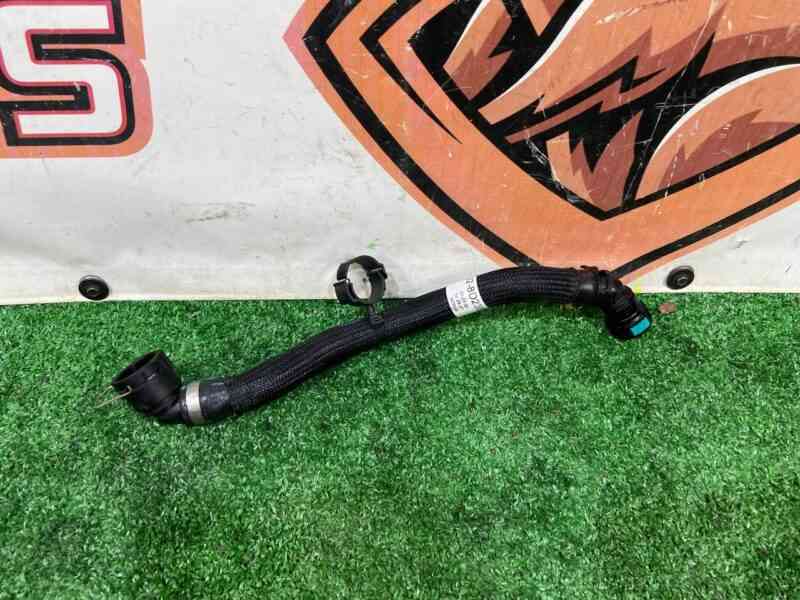 LR135405 Cooling system hose Range Rover Evoque New L551 (2019-) used cost  € in stock 1 pcs.