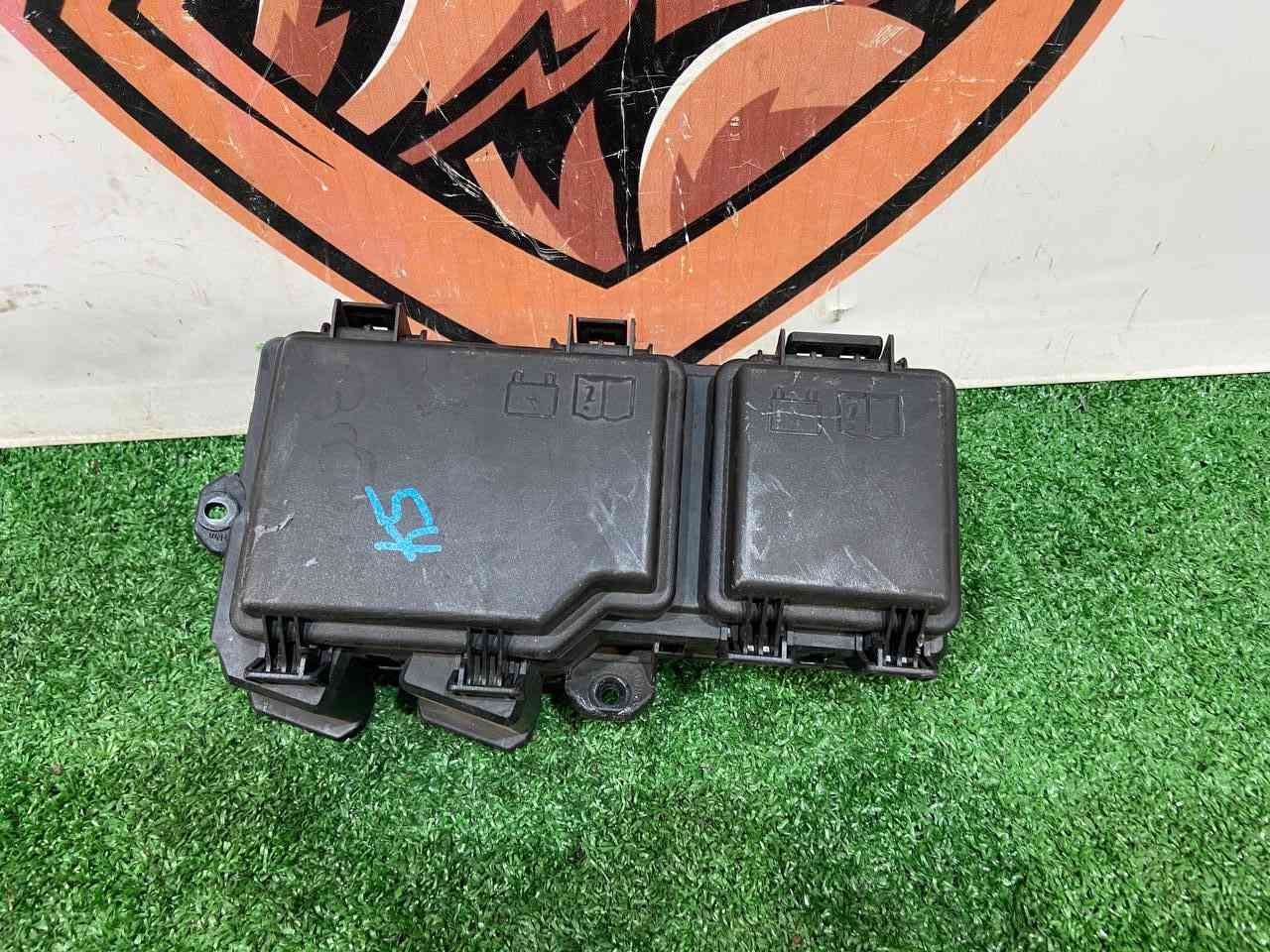 LR137654 Fuse box Land Rover Discovery Sport L550 (2015-) Used cost 85 € in stock 2 pcs.