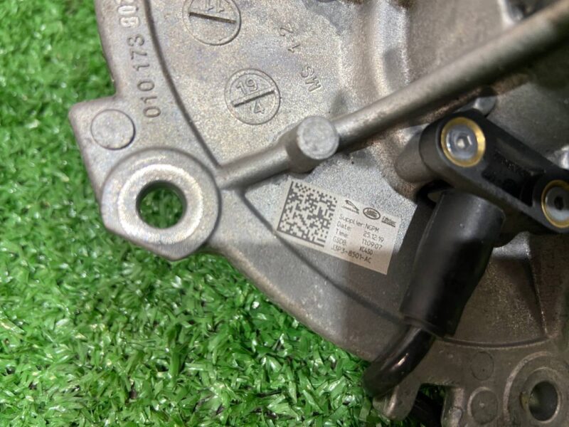 LR139925 Water pump Range Rover Evoque New L551 (2019-) Used cost 80 € in stock 1 pcs.