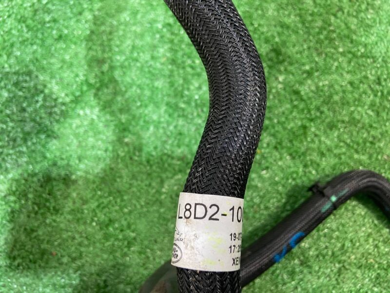 LR140607 Radiator hose Range Rover Evoque New L551 (2019-) used cost  € in stock 1 pcs.