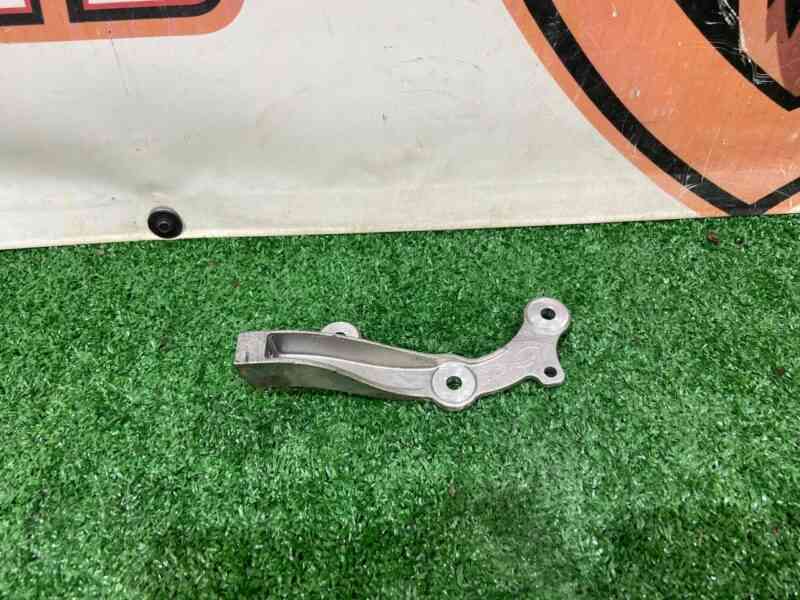 LR144676 Bracket for engine Range Rover Evoque New L551 (2019-) used cost 60 € in stock 1 pcs.