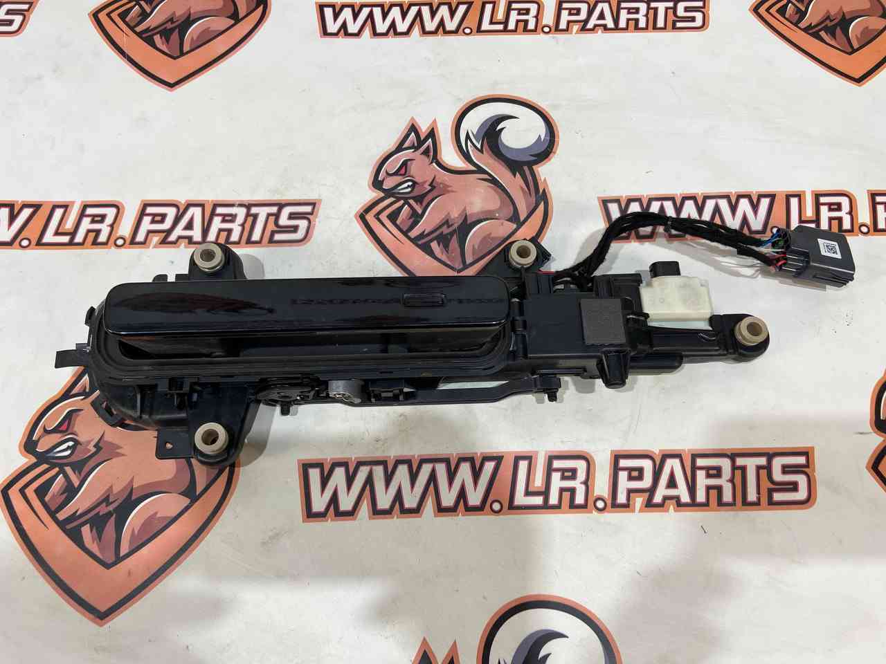 LR144887 Door handle outer front left Range Rover Velar L560 (2018-) USED cost 80 € in stock 1 pcs.