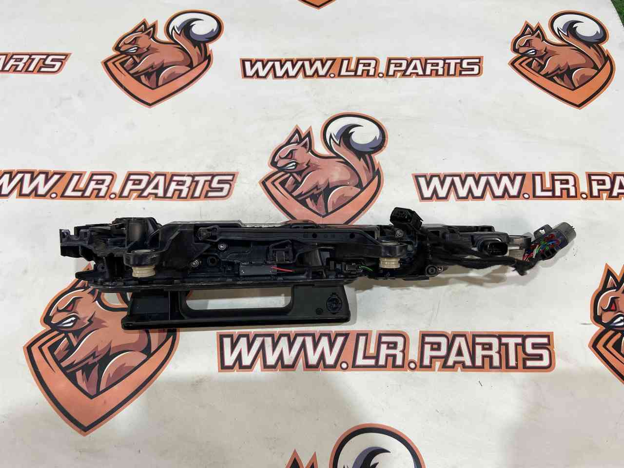 LR144887 Door handle outer front left Range Rover Velar L560 (2018-) USED cost 80 € in stock 1 pcs.