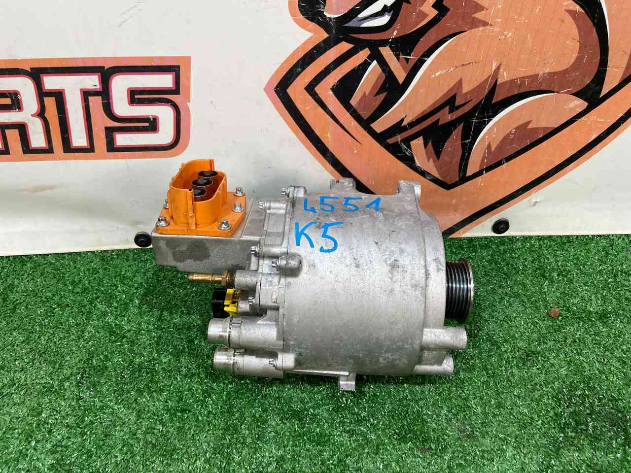 LR145361 Alternator Range Rover Evoque New L551 (2019-) used cost 550 € in stock 1 pcs.