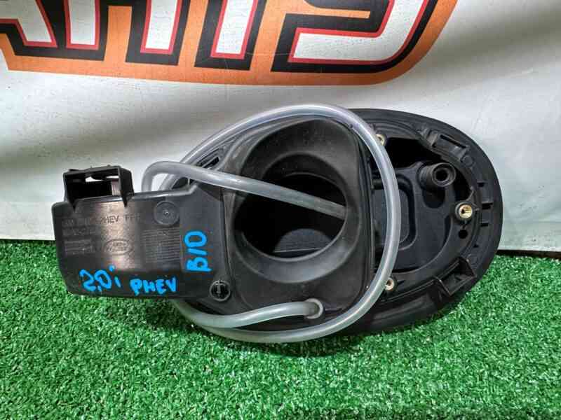 LR146146 Fuel filler cap Range Rover Velar L560 (2018-) USED cost 120 € in stock 1 pcs.