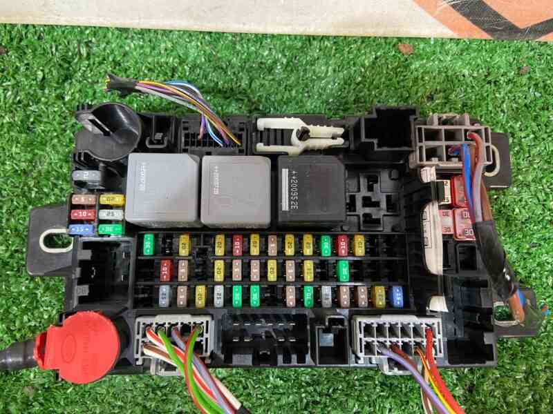 LR146458 Fuse box Range Rover Evoque New L551 (2019-) Used cost 110 € in stock 2 pcs.