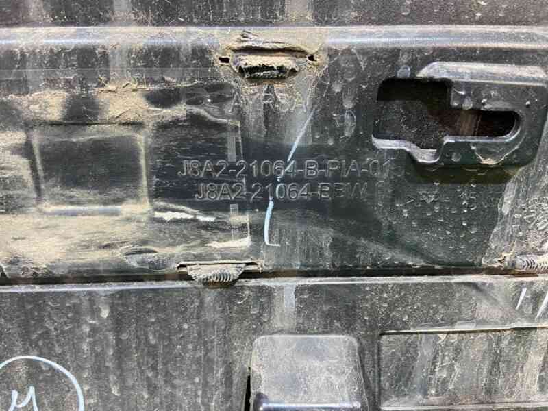 LR146631 Front right door molding Range Rover Velar L560 (2018-) USED - Image 13