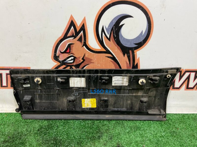 LR146635 Rear right door molding Range Rover Velar L560 (2018-) USED - Image 12