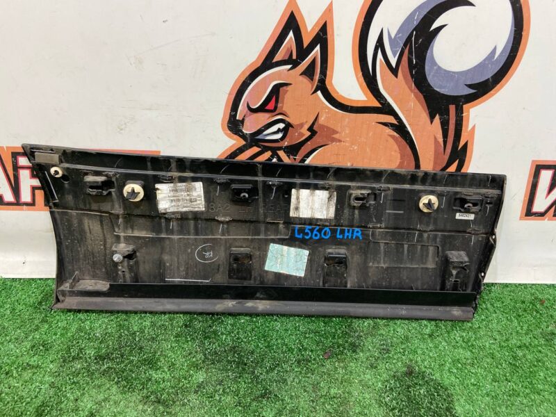 LR146637 Molding of the door of the rear left Range Rover Velar L560 (2018-) used cost 60 € in stock 3 pcs.