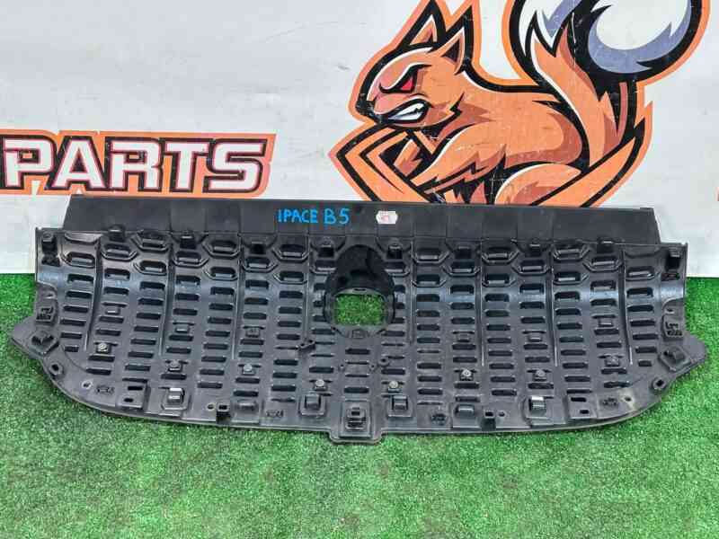 T4A33177 Radiator grille without chamber assembled with moldings and with emblem Jaguar I-Pace (2018-) Used cost 270 € in stock 1 pcs.