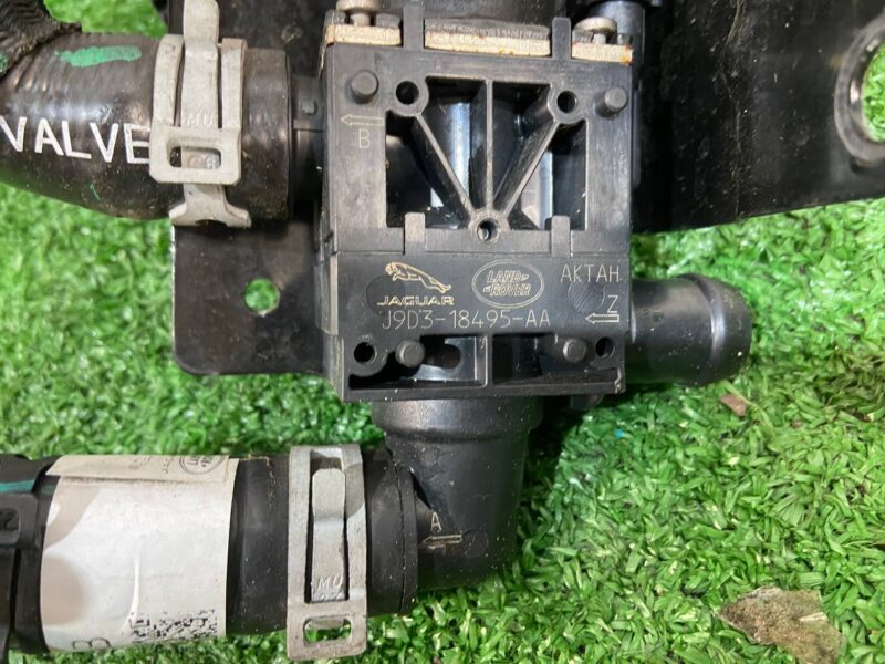 T4K1028 Heater valve Jaguar I-Pace (2018-) Used cost 150 € in stock 11 pcs.