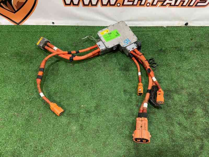 T4K5756 Wiring of the Jaguar I-Pace (2018-) air distributor box Used cost 750 € in stock 9 pcs.