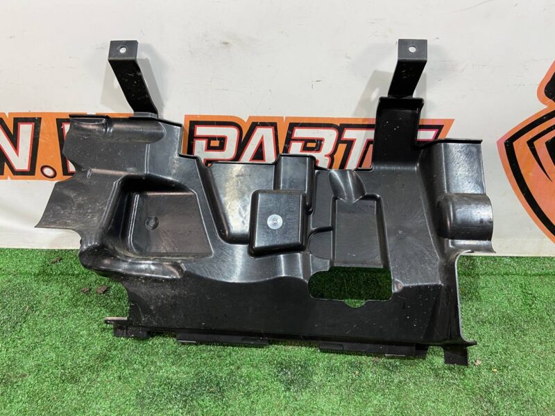 T4K9626 Central air duct Jaguar I-Pace X590 (2018-) USED cost 45 € in stock 2 pcs.