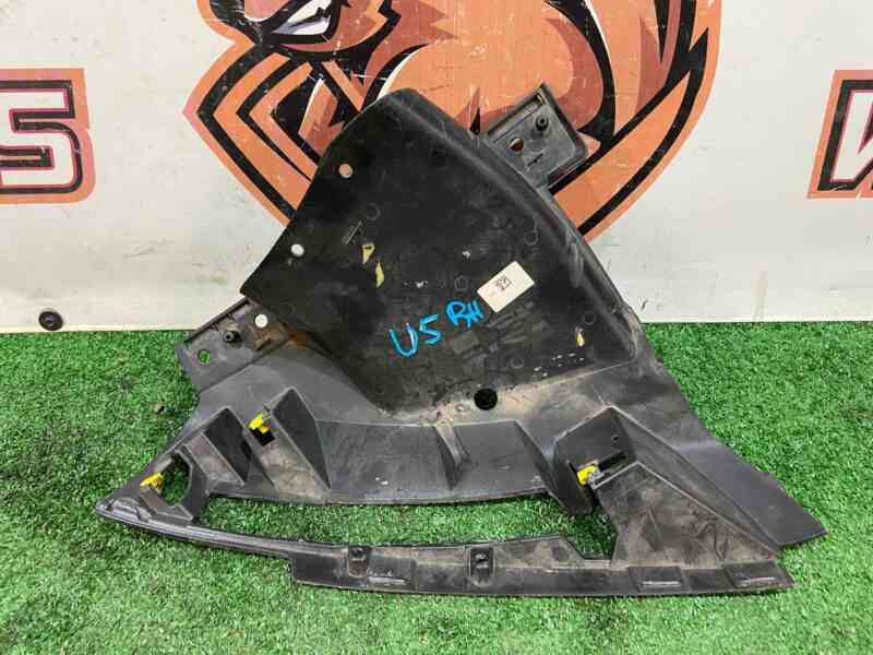 HK8M15T222A Front bumper mounting bracket right Jaguar F-Pace X761 (2017-) used cost 90 € in stock 1 pcs.