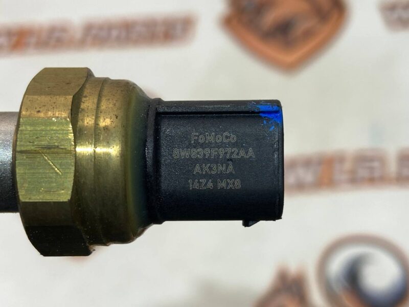 LR013813 Fuel pressure sensor Range Rover L405 (2013-2021) Used cost 40 € in stock 1 pcs.