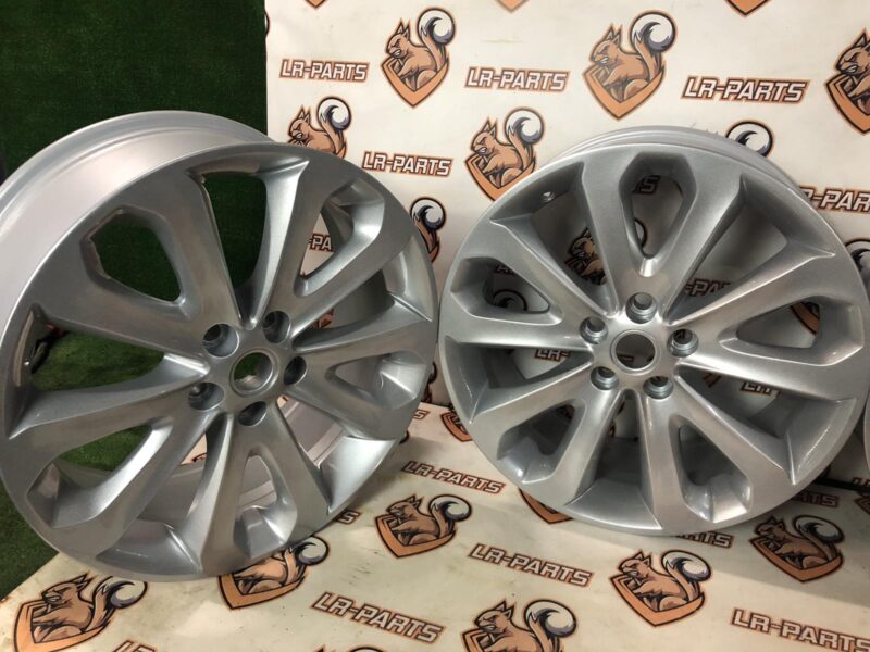 LR037745 Wheel drive 8.5x20. 5-beam design with slots, Sparkle Silver RANGE ROVER (L405) 2013- Used cost 250 € in stock 4 pcs.