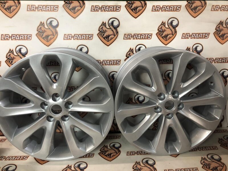 LR037745 Wheel drive 8.5x20. 5-beam design with slots, Sparkle Silver RANGE ROVER (L405) 2013- Used cost 250 € in stock 4 pcs.