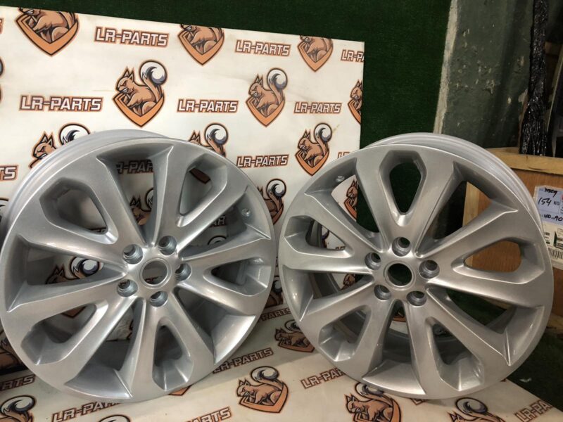 LR037745 Wheel drive 8.5x20. 5-beam design with slots, Sparkle Silver RANGE ROVER (L405) 2013- Used cost 250 € in stock 4 pcs.