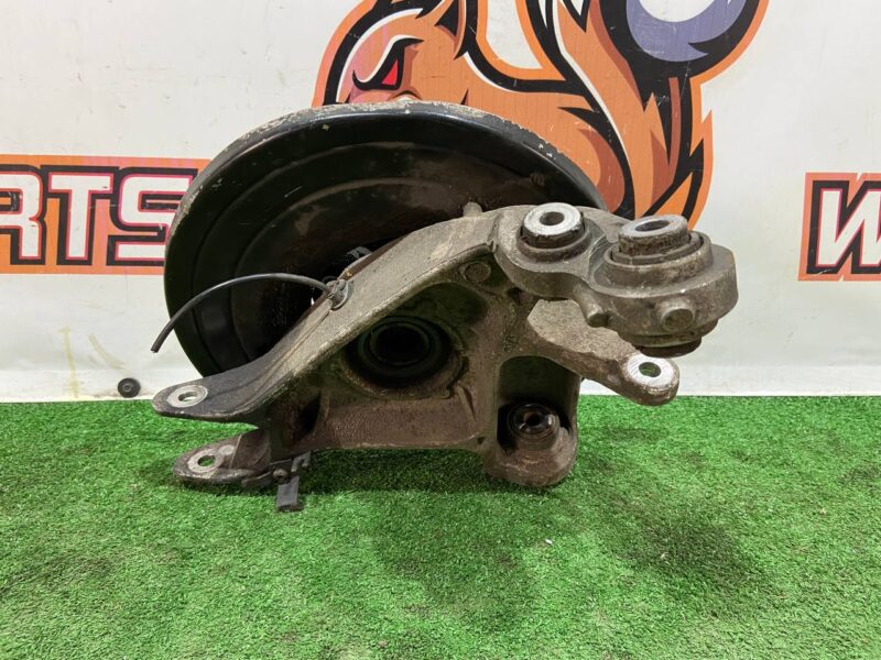 LR038551 Rear left axle assembly with hub Range Rover L405 (2013-2021) Used cost 150 € in stock 3 pcs.