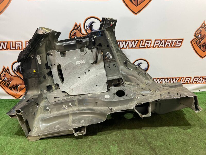 LR044373 Quarter rear left Range Rover Sport L494 Used cost 550 € in stock 4 pcs.