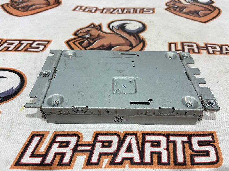 LR044888 Radio Range Rover L405 (2013-2021) Used cost 450 € in stock 1 pcs.