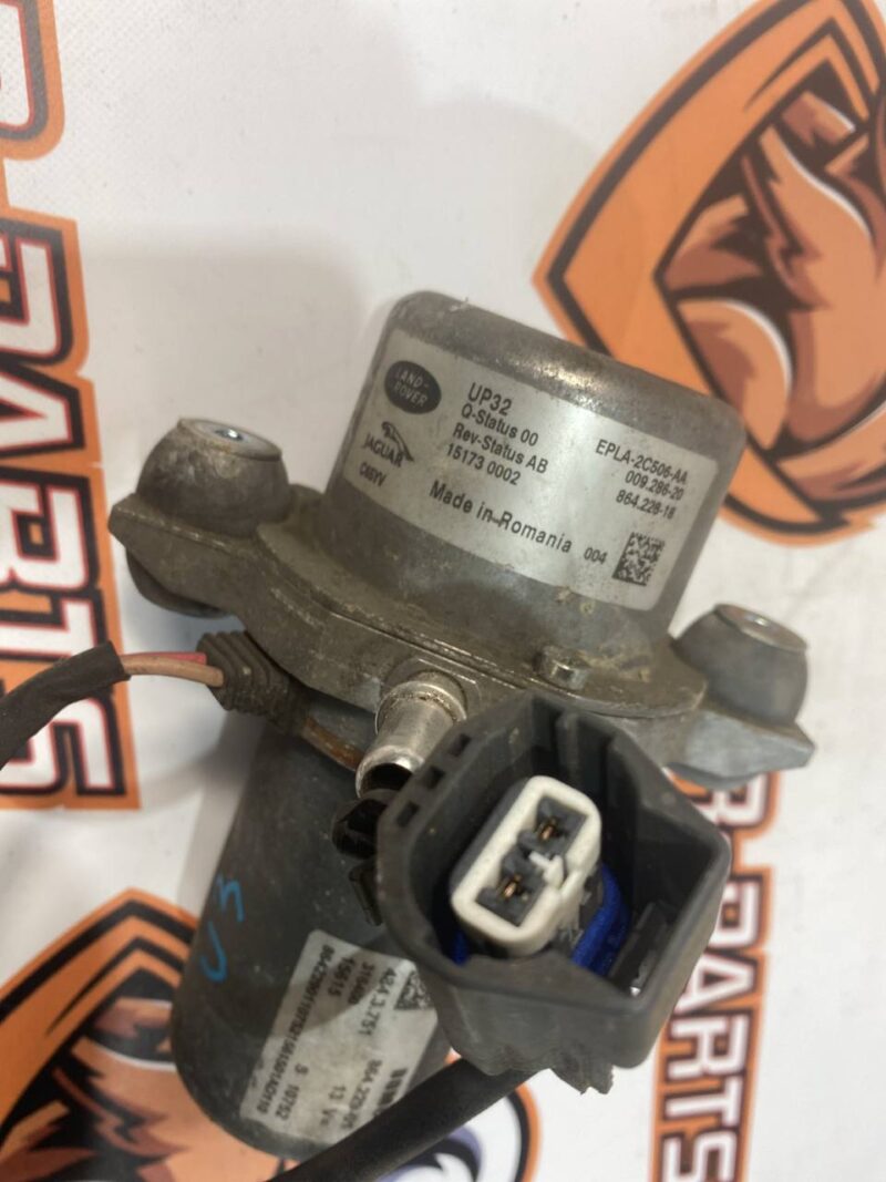 LR048845 Vacuum brake pump 3.0D Range Rover L405 (2013-2021) Used cost 200 € in stock 1 pcs.