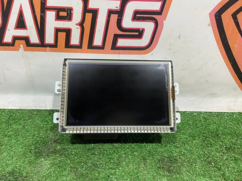 LR051637 Screen two-section MFD Range Rover L405 (2013-2021) Used cost 470 € in stock 1 pcs.