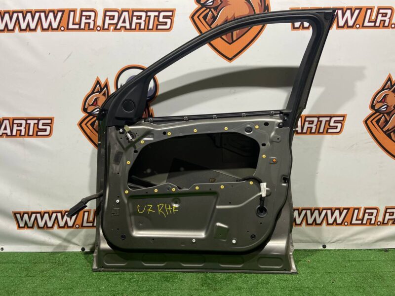 LR061282 Front right door Land Rover Discovery Sport L550 Used cost 500 € in stock 1 pcs.