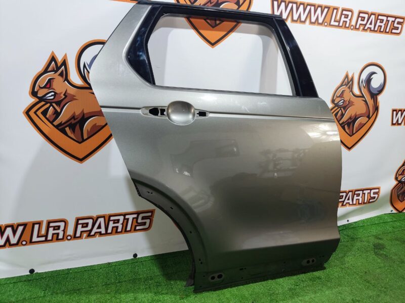 LR061284 Rear right door Land Rover Discovery Sport L550 (2015-) Used cost 500 € in stock 1 pcs.