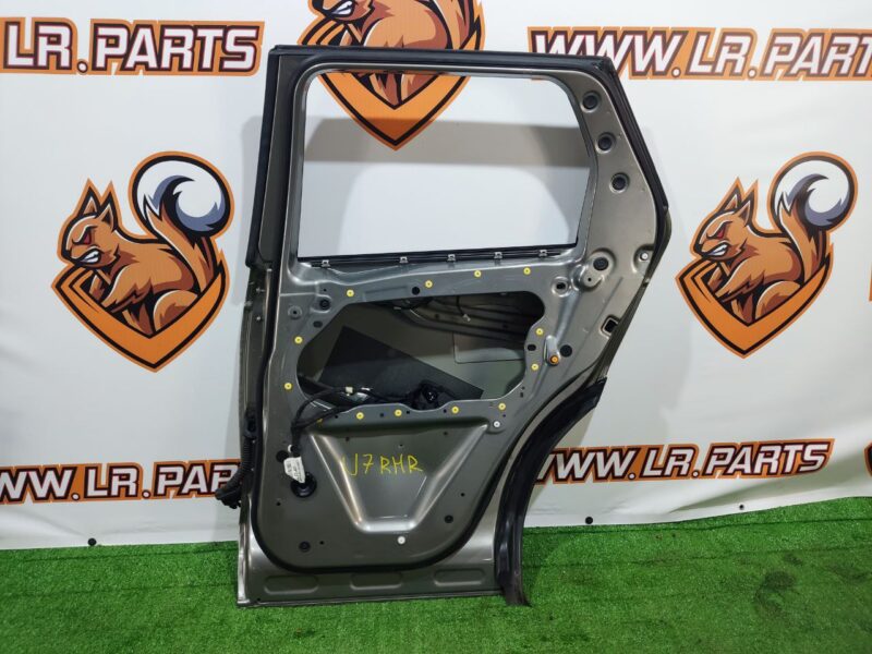 LR061284 Rear right door Land Rover Discovery Sport L550 (2015-) Used cost 500 € in stock 1 pcs.