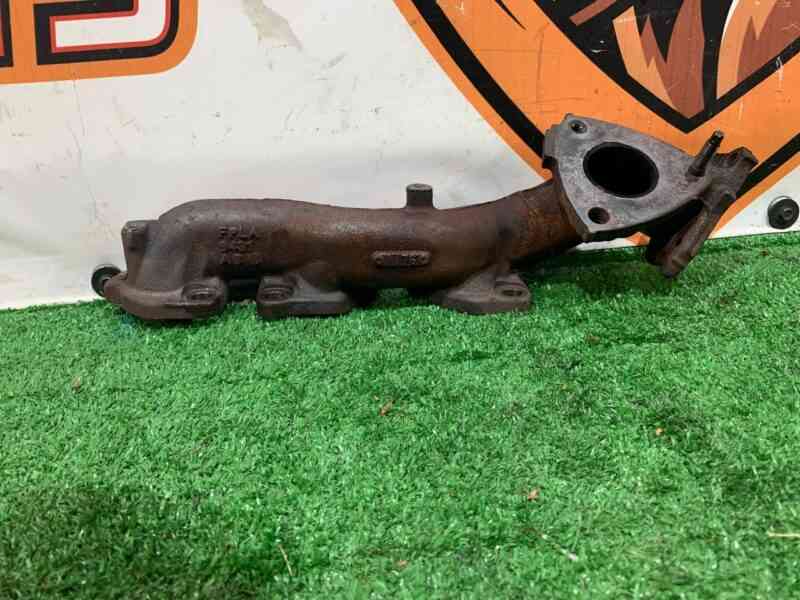 LR061960 Exhaust manifold left RANGE ROVER SPORT (L494) 2013- Used cost 45 € in stock 1 pcs.