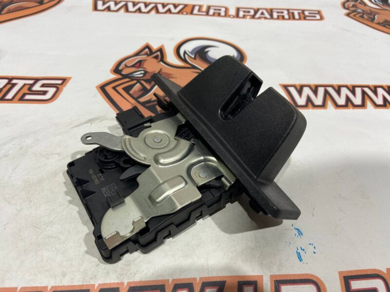 LR070126 Trunk lid lock mechanism RANGE ROVER L405 13- Used cost 25 € in stock 3 pcs.