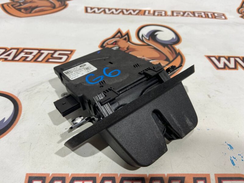 LR070126 Trunk lid lock (mechanism) Range Rover Velar L560 Used cost 25 € in stock 3 pcs.