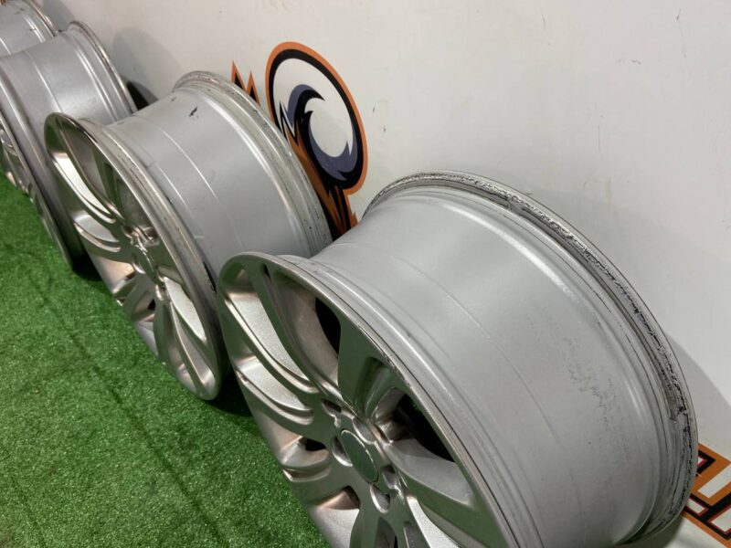 LR073531 Wheel drive R18 LAND ROVER DISCOVERY SPORT (L550) 2015- Used cost 250 € in stock 4 pcs.