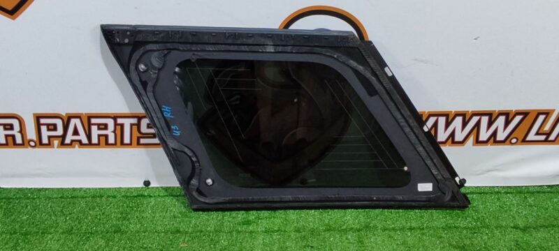 LR077626 Glass in the body side right rear Range Rover L405 (2013-2021) Used cost 150 € in stock 2 pcs.
