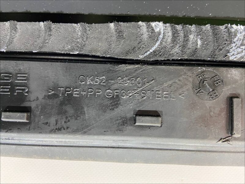 LR077637 Glass in the body side left rear Range Rover L405 (2013-2021) Used cost 150 € in stock 3 pcs.