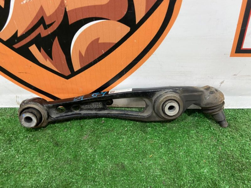 LR078478 Lever front left lower rear Range Rover L405 (2013-2021) Used cost 100 € in stock 4 pcs.
