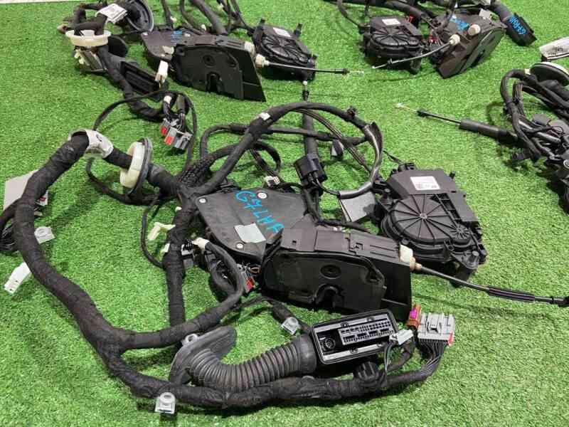 LR078720KIT Set of locks with pulls 2018- Range Rover Sport L494 (2014-2022) Used cost 1 000 € in stock 1 pcs.