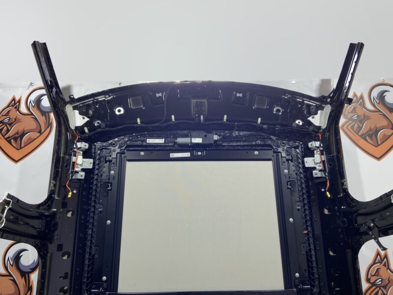 LR080001 Panoramic roof Land Rover Discovery 5 L462 Used cost 1 100 € in stock 4 pcs.