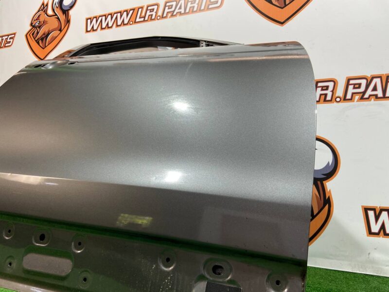 LR080195 Door front right Land Rover Discovery 5 Used cost 430 € in stock 3 pcs.