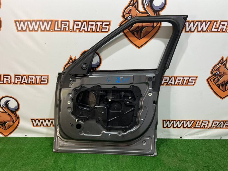 LR080195 Door front right Land Rover Discovery 5 Used cost 430 € in stock 3 pcs.