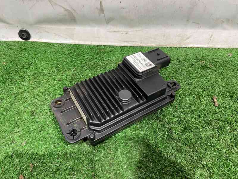 LR081490 Active cruise control radar for Land Rover Discovery 5 L462 (2017-) Used cost 428 € in stock 2 pcs.