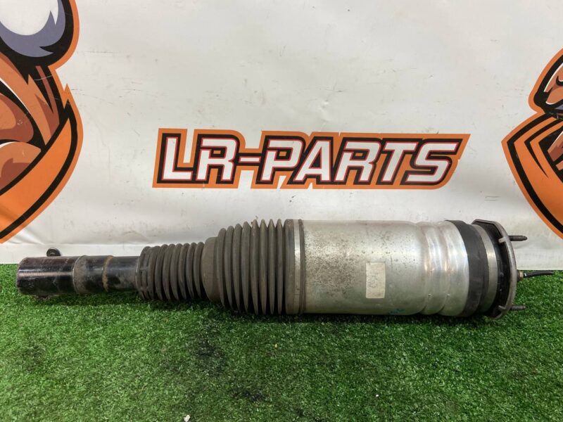 LR081564 Shock absorber front left Land Rover Discovery 5 L462 (2017-) Used cost 373 € in stock 6 pcs.