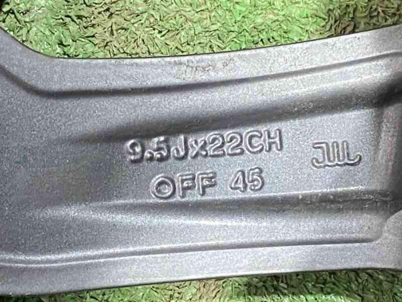LR082902 Wheel disk R22 X 9.5 Land Rover Discovery 5 L462 (2017-) used cost 250 € in stock 3 pcs.